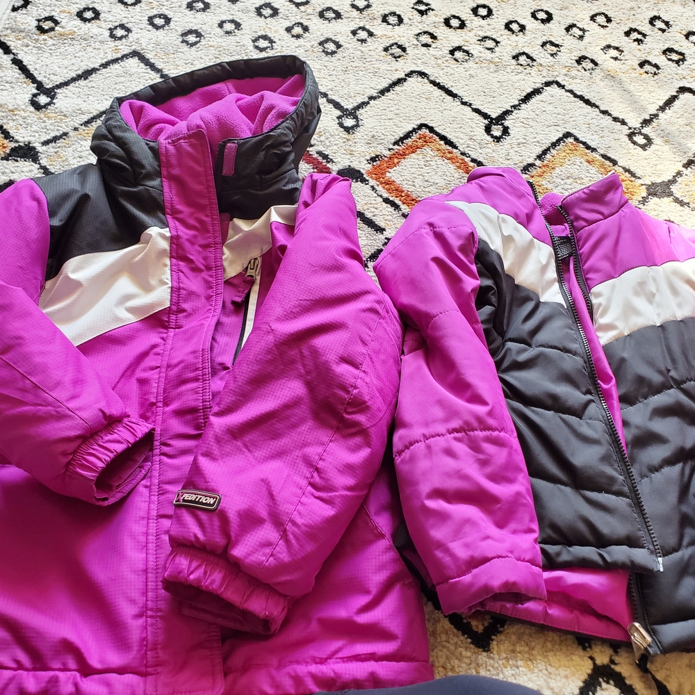 Girls 6/6X Mountain Xpedition 2 in 1 hooded jacket Winter Next to New